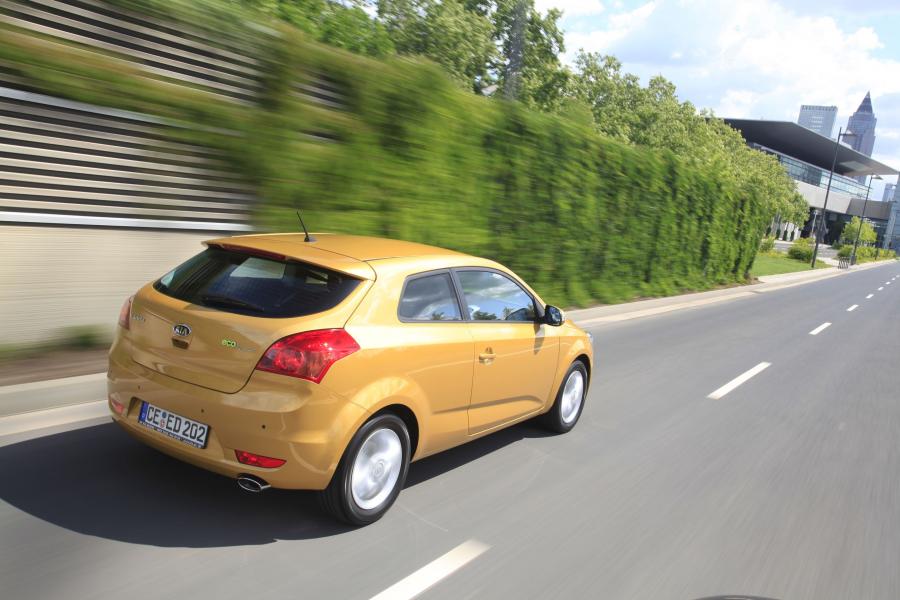  Kia pro_cee&rsquo;d EcoDynamics 2011 года  (фото 53 из 133)